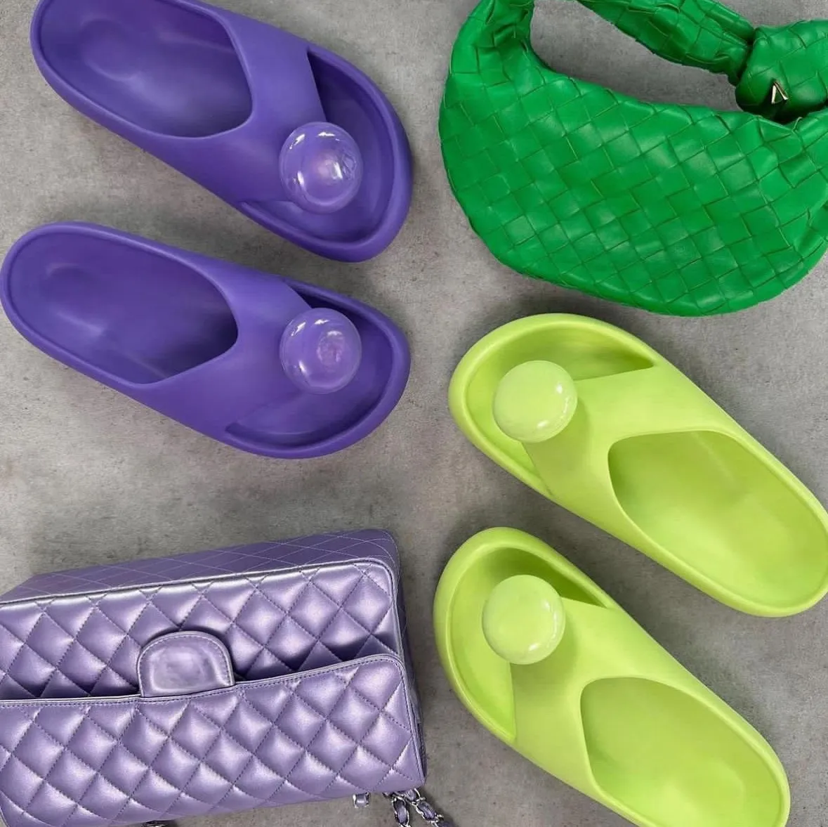 Womens Foam Pebble thong sandals Summer famous Wide lshoes womens sandal Black Slider Leather Strap Flip flops designer Beach slide dhgate With Box Size 35-41