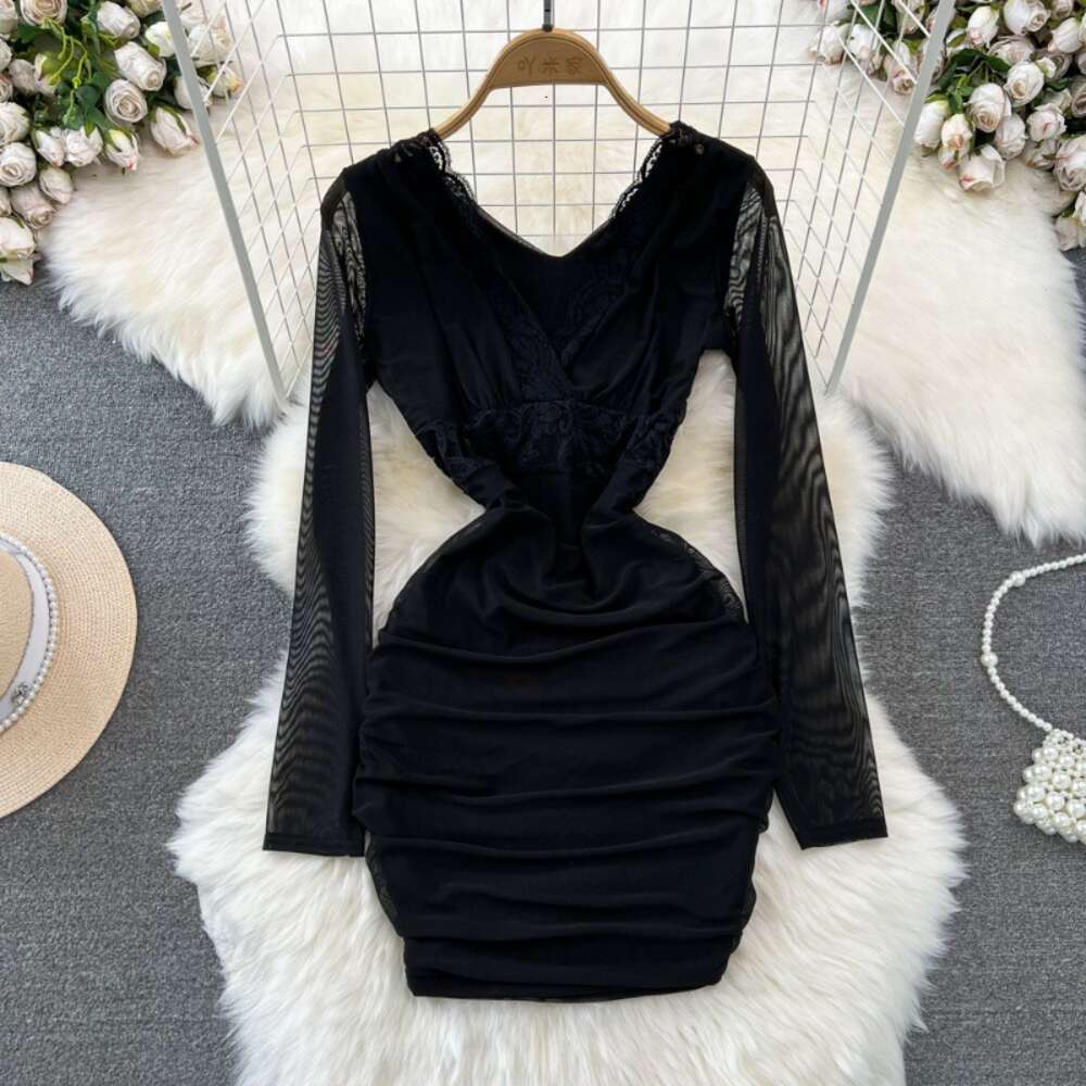 Celebrity Temperament Sexy Nightclub Deep V Lace Hooked Flower Splice with Waist Closure for a Slim and Short Fit Hip Wrap Dress