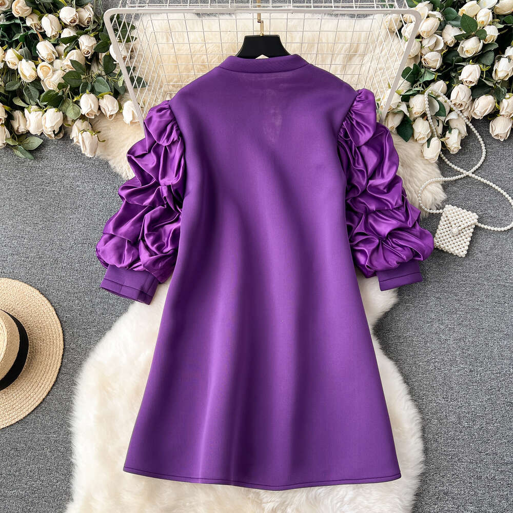 Large size womens high-end satin pleated bubble sleeve design with zippered short style dress