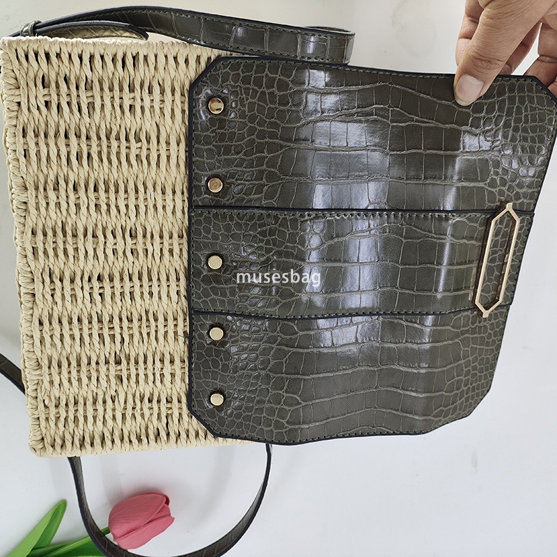 Fashionable Women's Designer Classic Casual Handwoven Practical Lightweight Crossbody Bag Retro Western Style One Shoulder Small Square Bag Frame