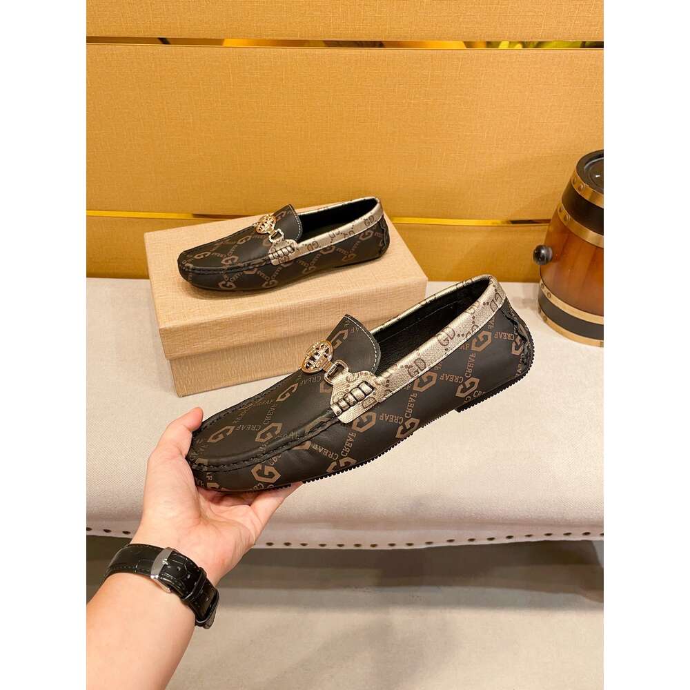 Italy men's fashion Designers Business casual Genuine loafers shoes round head cover feet leather soft soles