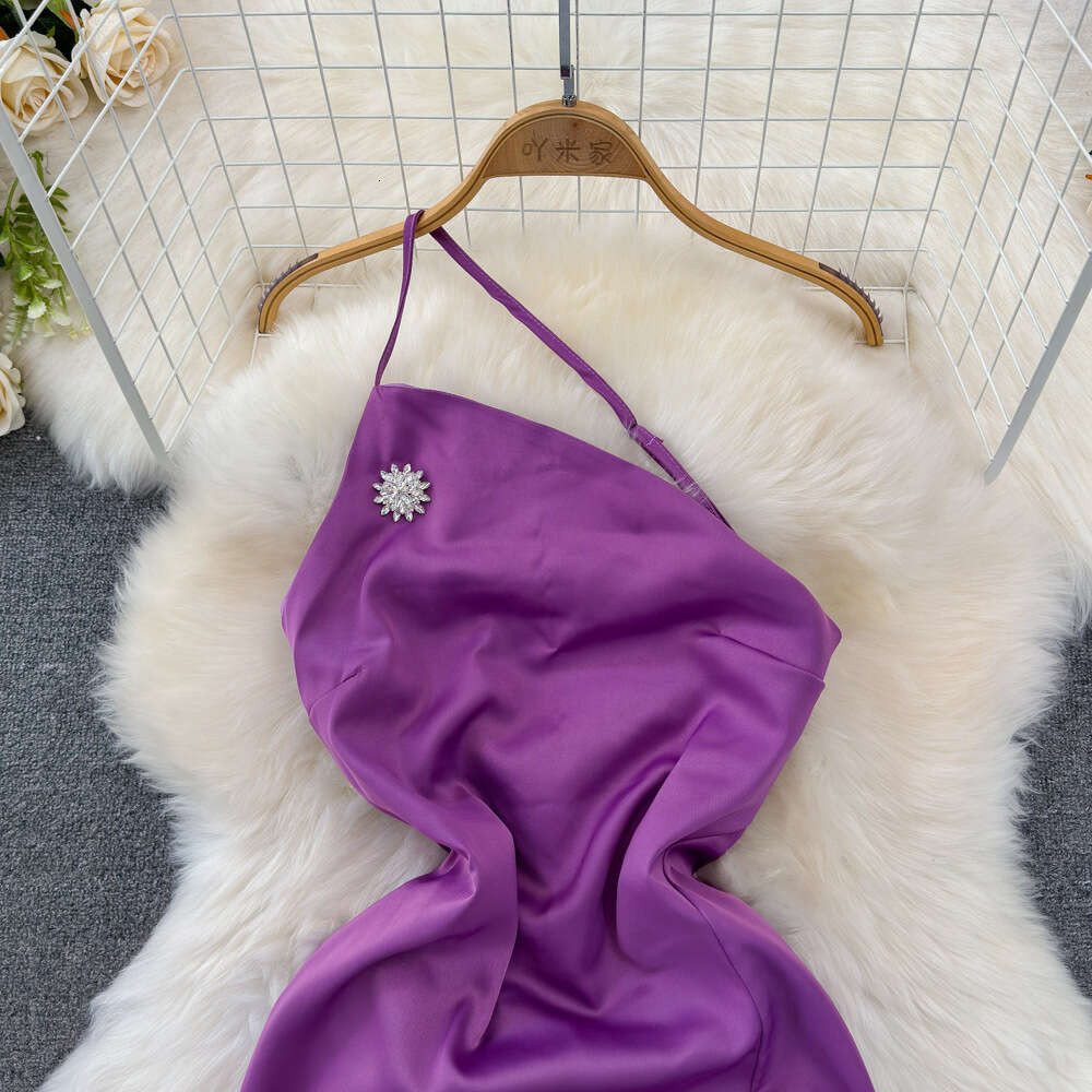 Fashionable and socialite temperament backless hanging neck sloping collar strapping waist tightening slimming effect medium length version split Alin