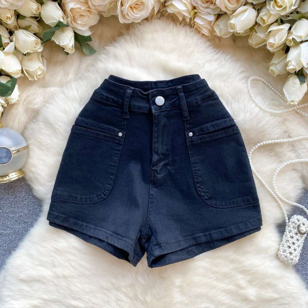 Weary denim shorts for summer internet famous hot girls with high waist slim fit slim legs long legs and high height. Versatile shorts for women