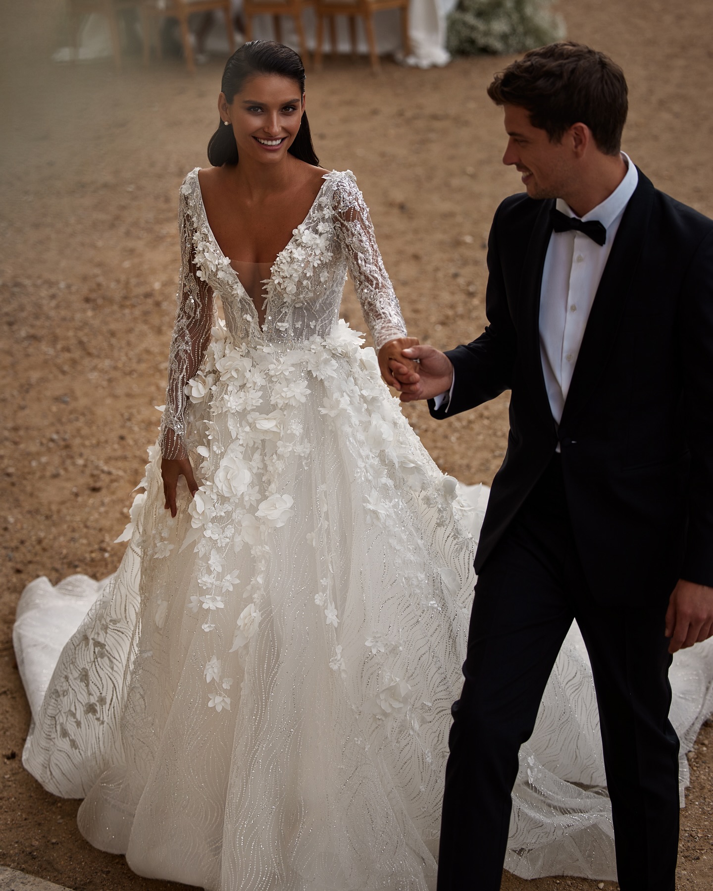 Gorgeous Milla Nova Weding Dress Crystal Appliqued V Neck Long Sleeves Bride Wedding Gowns Backless Vestidos de novia Sweep Train Designer Bridal Gown