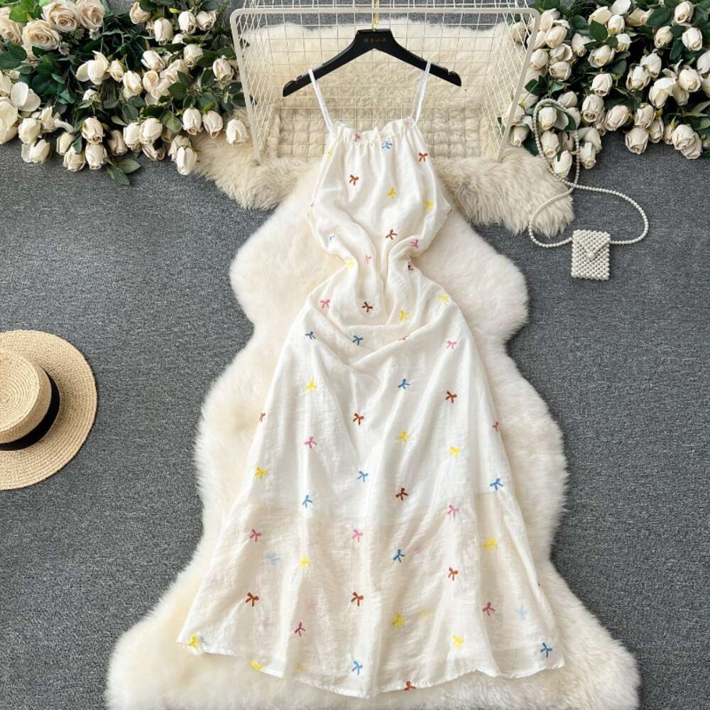 French gentle style suspender dress for womens summer new sweet and colorful bow embroidered mid length holiday dress