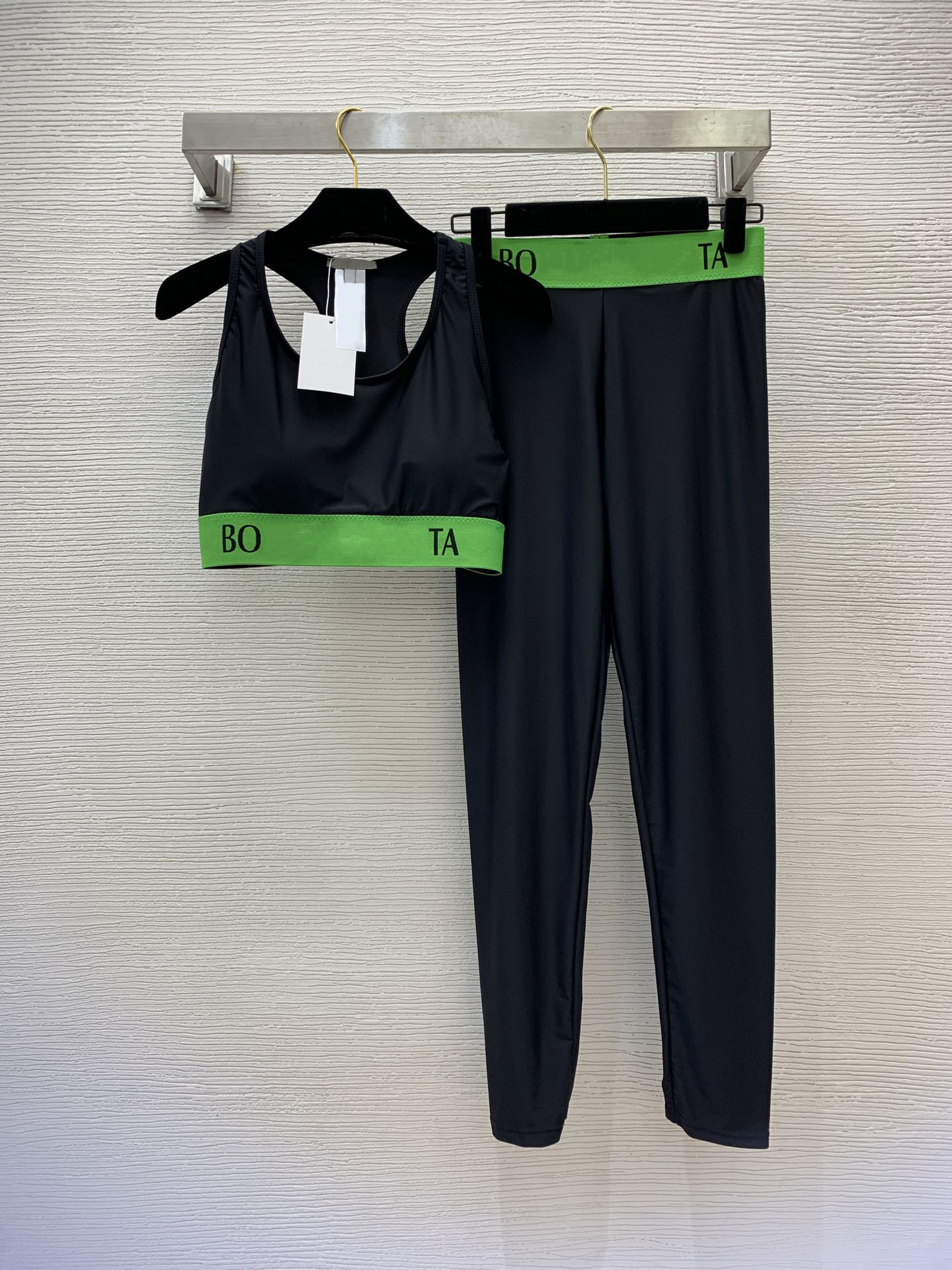 Summer Two Piece Set Women Tracksuit Yoga Workout Kit Green Ribbon Patchwork Vest And Elastic Slimming Leggings With Hip Lift Fashion Womens Clothes Festival Sets