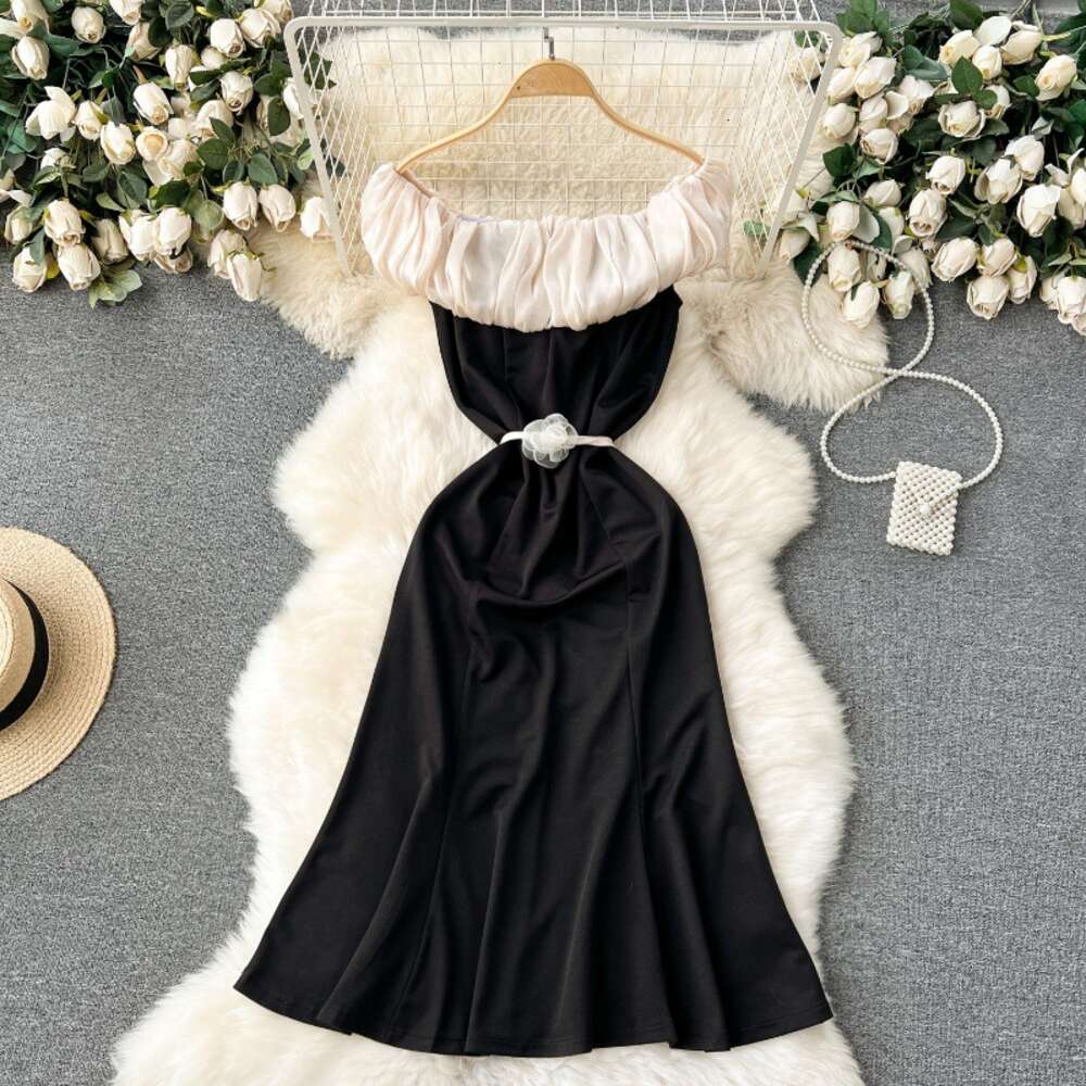Light luxury and luxurious style high-end dress for women with a shoulder line and collarbone design niche and refined temperament for socialites long