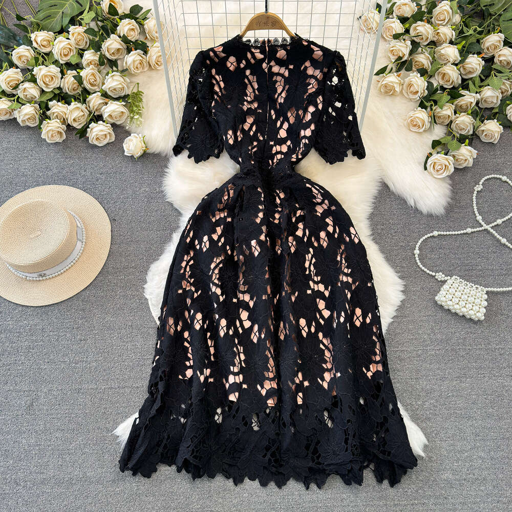 Fashionable and high-end light luxury and socialite temperament short sleeved round neck waist cinching slimming A-line water-soluble lace dress