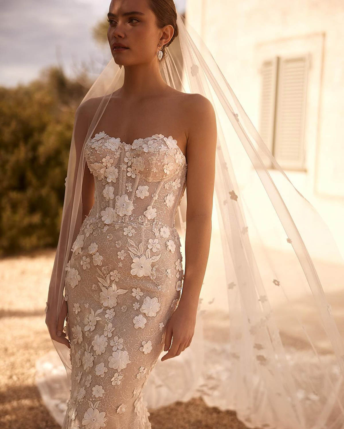 Fancy Mermaid Wedding Dresses 3D Floral Flower Bridal Gowns Strapless Lace Up Sweep Train Slim Custom Made Vestido de novia