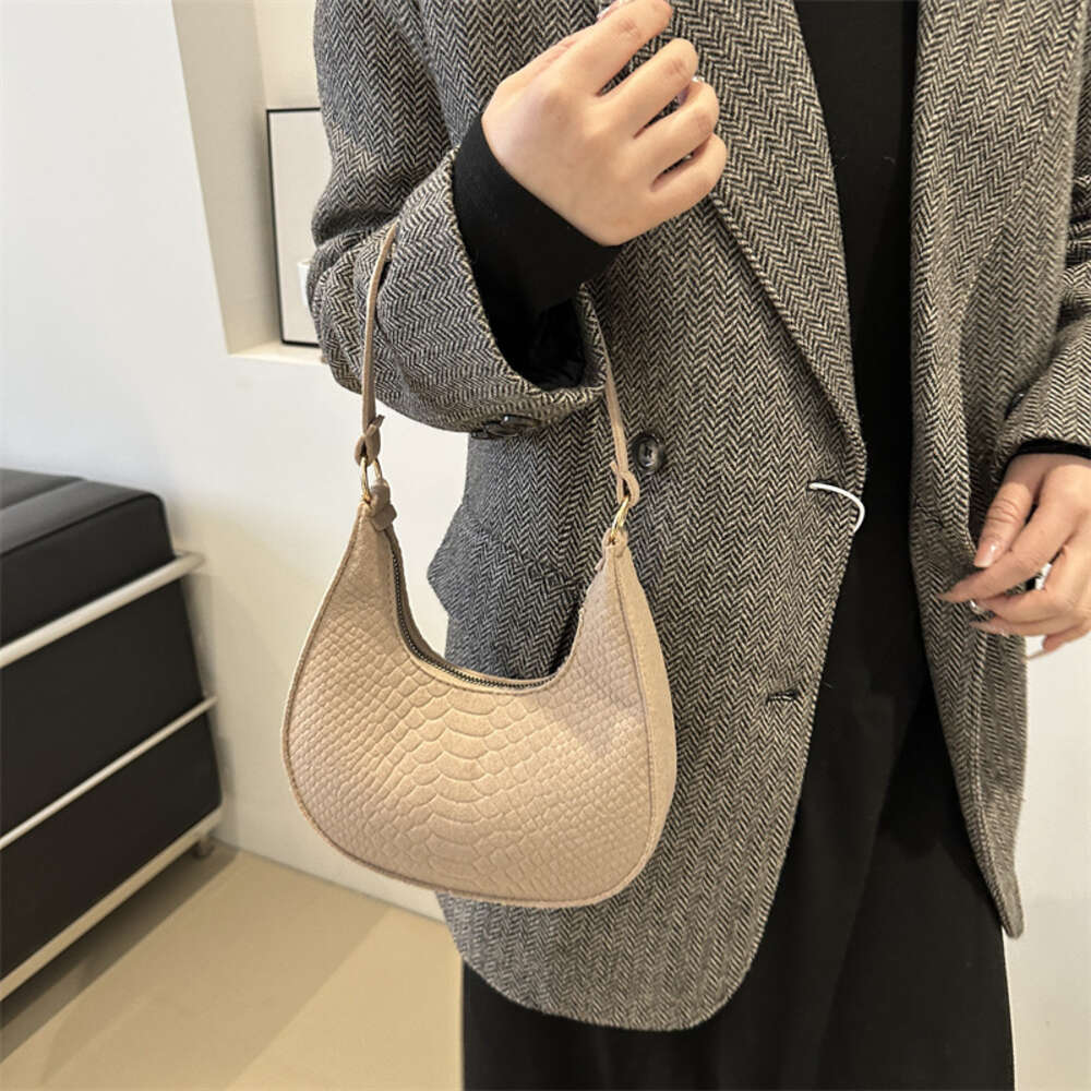 New Women Leisurecrossbody Shoulder Bag Fashion Stylish Versatile Unique Design Natural Style Minimalist Free Shipping B2