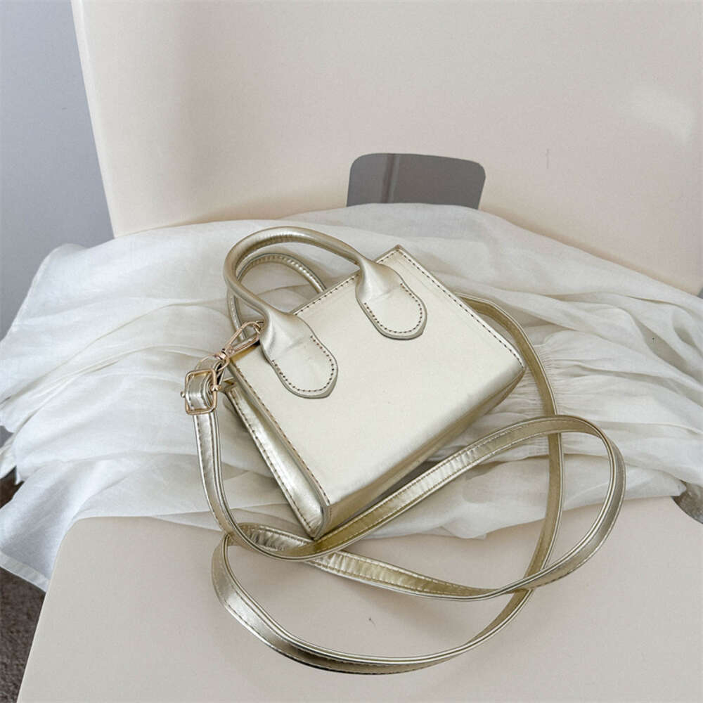 2025 Designer Women 3 Crossbody New Bag Shoulder bag Fresh Fashion Stylish Versatile Classic design Natural Minimalist style Commute Free shipping siz