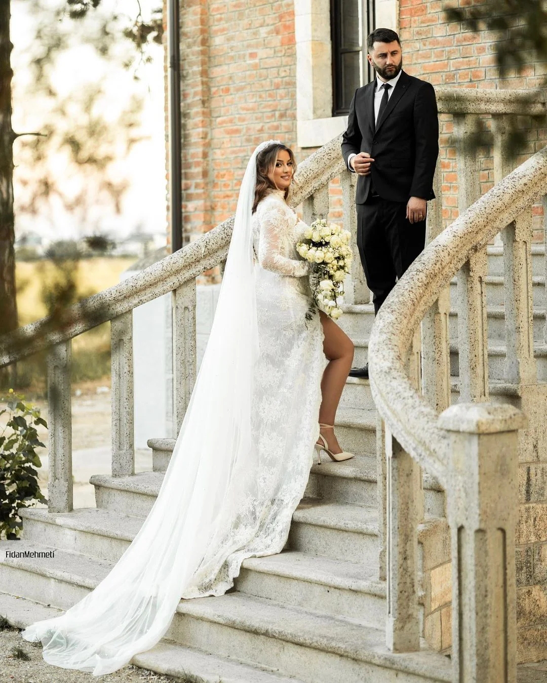 2024Mermaid Romantic Long Sleeves Wedding Dress Sexy Backless Ivory Satin and Lace Bridal Gowns Appliues Court Train Beach Bride Dresses Open Back