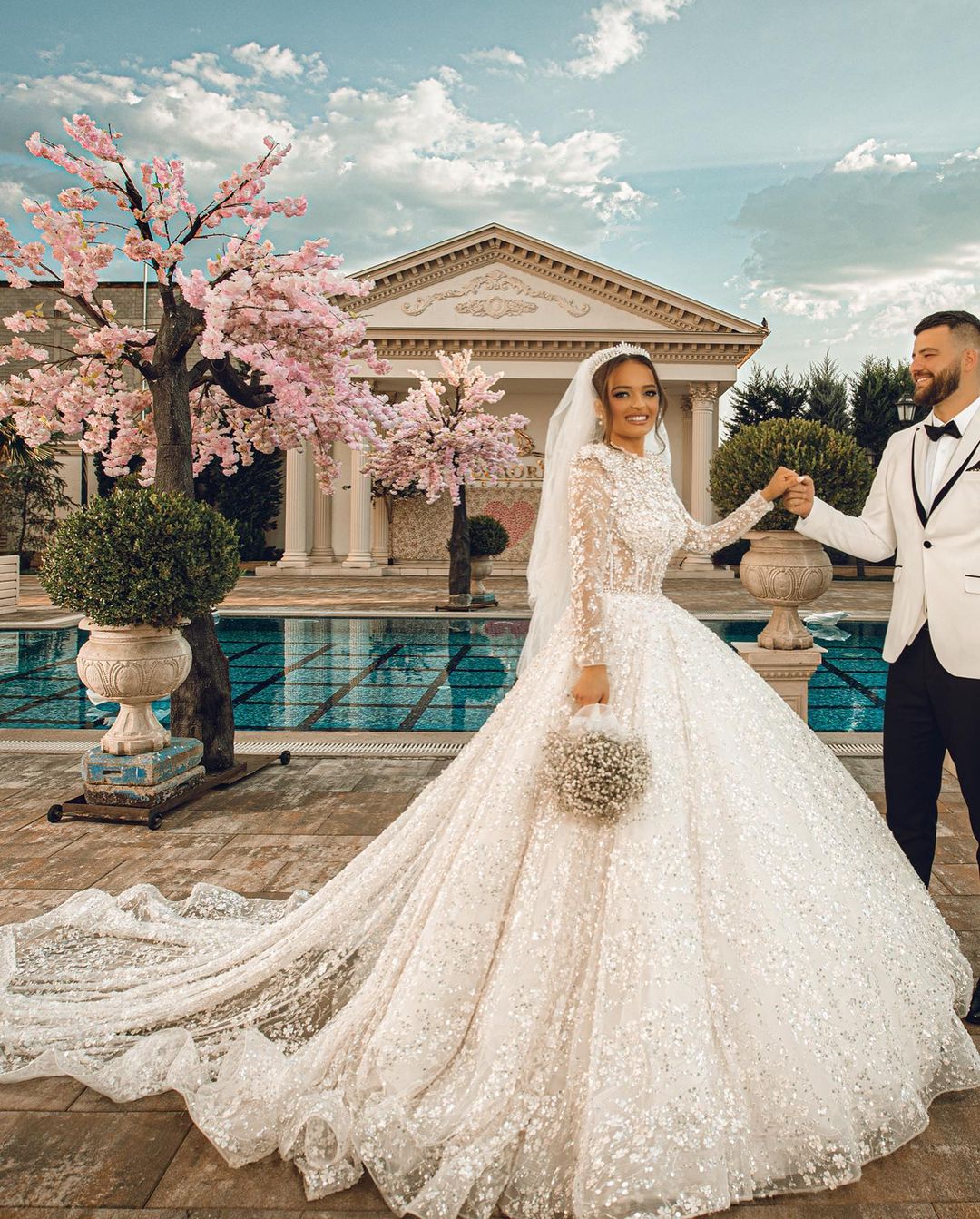 2024Wedding Modest Overskirts Dresses with Detachable Train Cap Sleeves Lace Appliqued Bohemian Beach Bridal Gowns Country Vestido De Novia