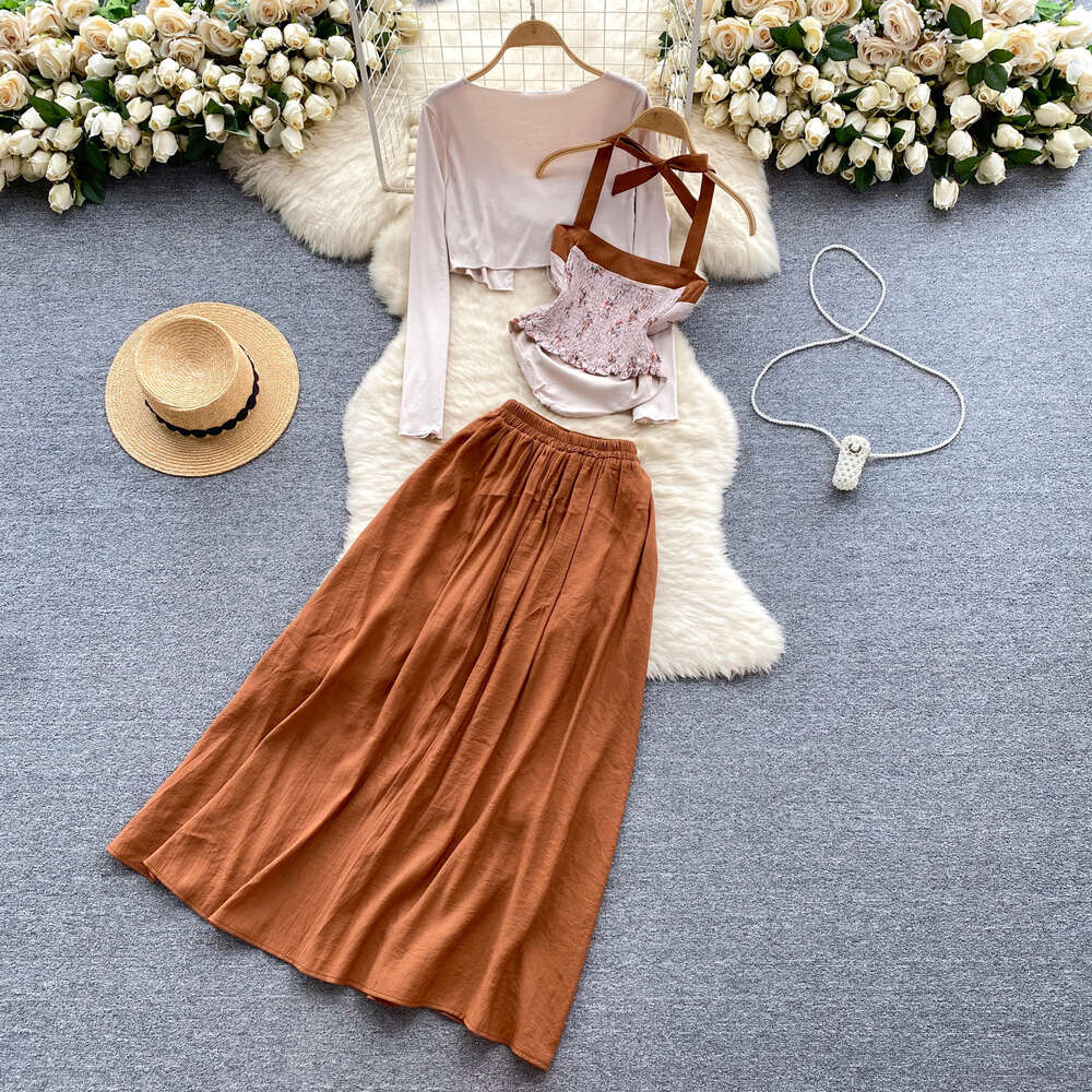 New Chinese style Chinese style suit design with a hanging neck vest and cardigan jacket age reducing and versatile half skirt three piece set trend