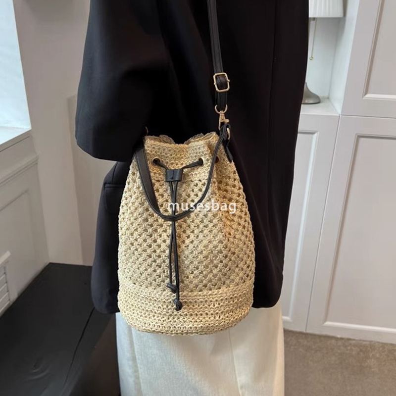 Designer's straw woven bag large capacity crossbody bucket bag beach bag casual men's luxury shoulder bag fashionable weaving high-quality m