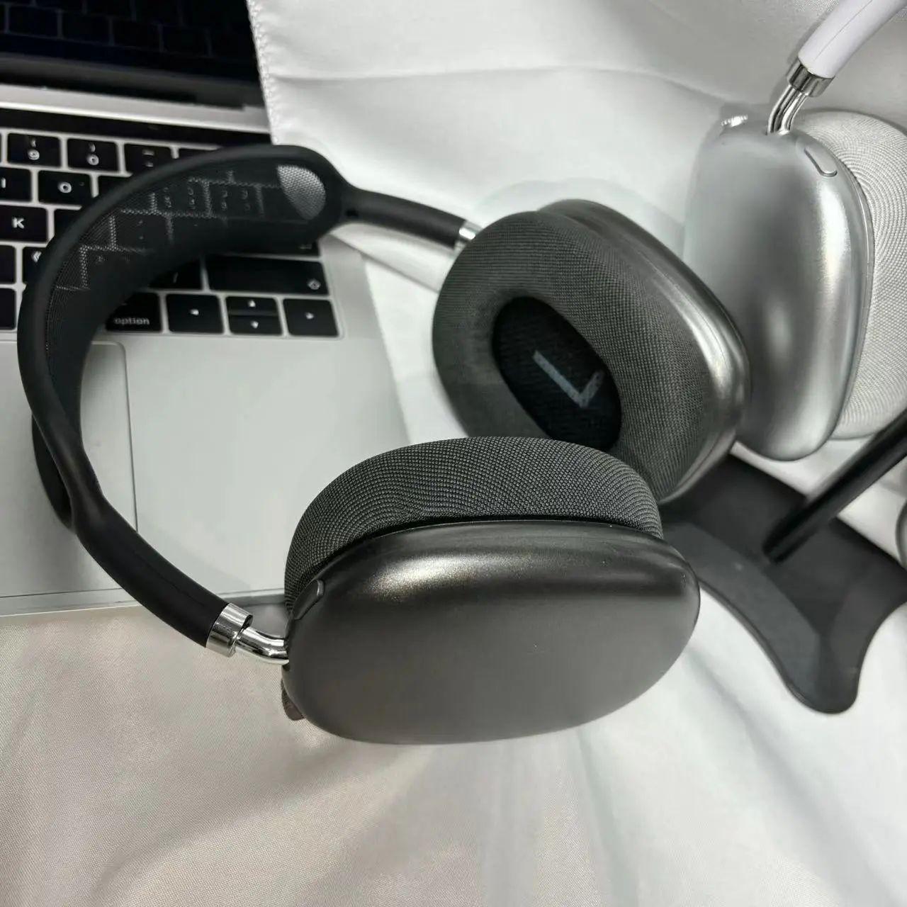 Designer MAX Wireless Bluetooth Headset Magnetic Magnet Full earmuffs Pop-up High sound quality Mobile phone computer Universal