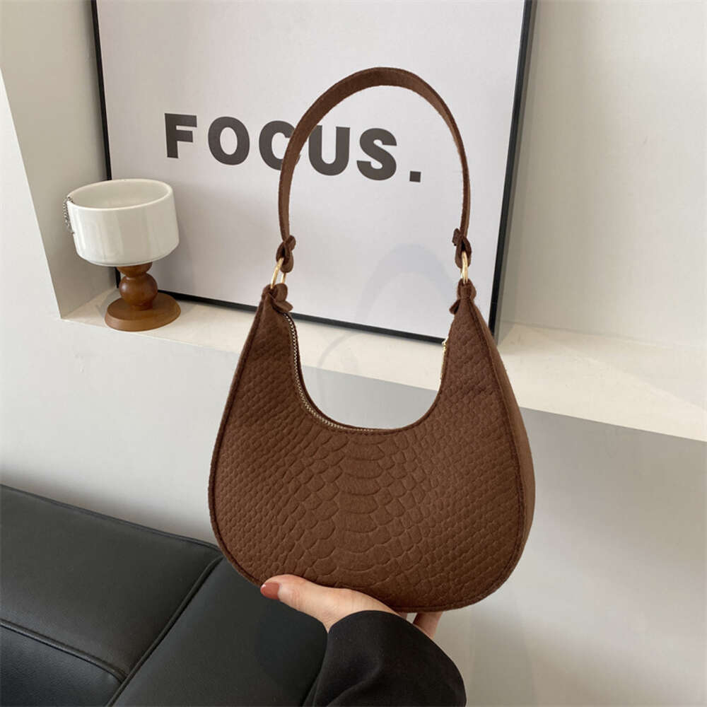 New Women Leisurecrossbody Shoulder Bag Fashion Stylish Versatile Unique Design Natural Style Minimalist Free Shipping B2