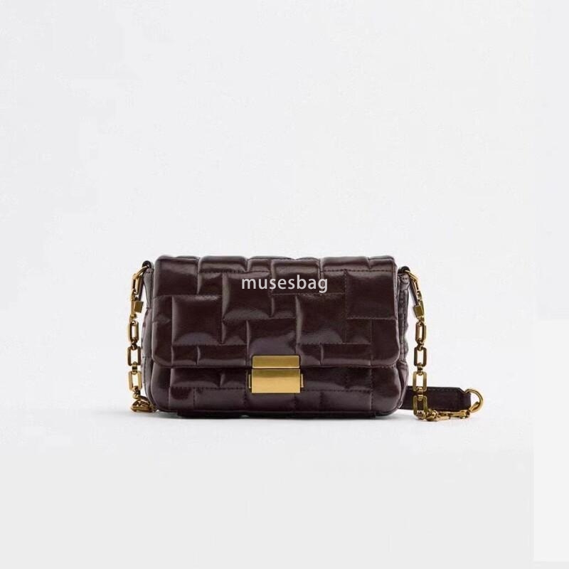 New Women's Commuting Bag Luxury and Versatile Single Shoulder Bag Chain Small Square Bag Black Retro Crossbody Bag