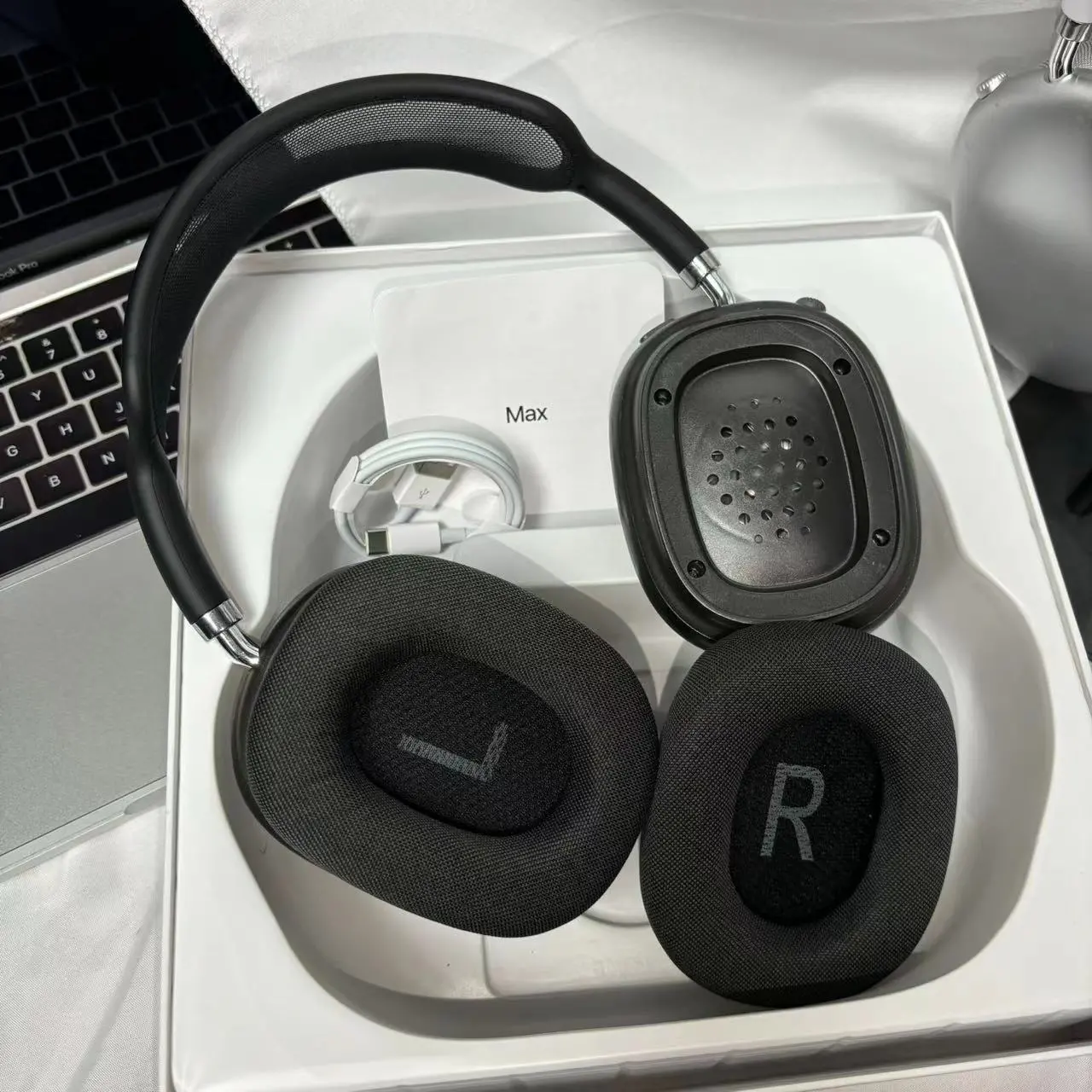 Designer MAX Wireless Bluetooth Headset Magnetic Magnet Full earmuffs Pop-up High sound quality Mobile phone computer Universal