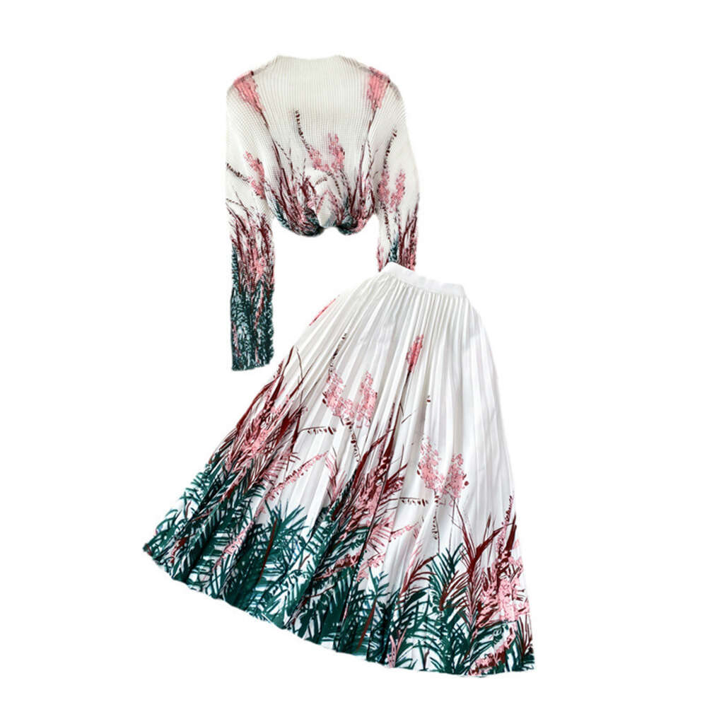 Fashion set womens long sleeved standing collar slim fitting printed top two-piece casual high waisted pleated wide leg pants skirt