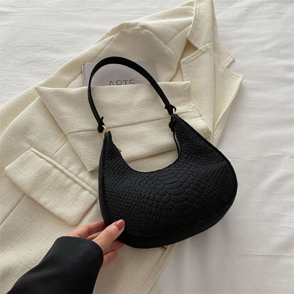 New Women Leisurecrossbody Shoulder Bag Fashion Stylish Versatile Unique Design Natural Style Minimalist Free Shipping B2