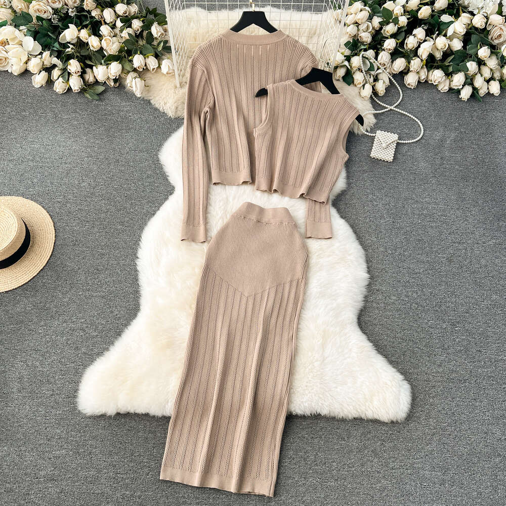 Small Fragrant Wind Set for Early Spring Wearing Short Tank Top Versatile Knitted Cardigan Double breasted Half skirt Temperament Three piece Set