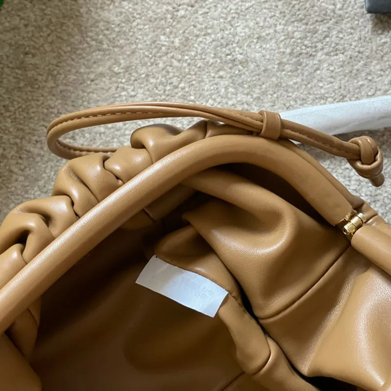 Designer Bag Soft Calfskin Ladies Shoulder Pouch Lady Tote Clutch Genuine Leather Fashion Women Purses Handbag Upgrade Mini Cloud Bags B2