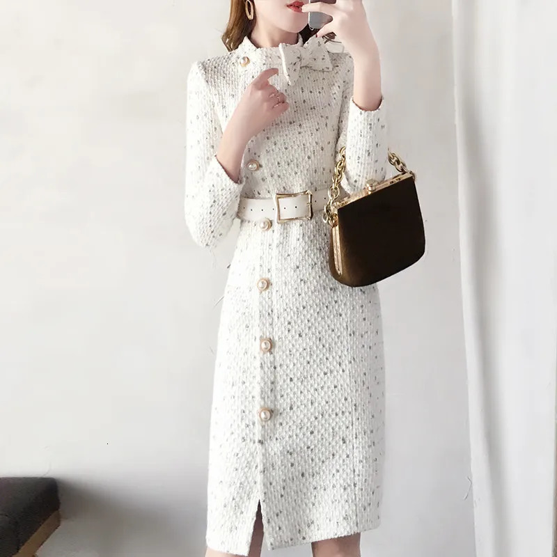 Runway Elegant Tweed Dress Women Autumn Winter Bodycorn Wool Dress Bow Collar Long Sleeve Party Dress Vintage Buttons Thick 240529
