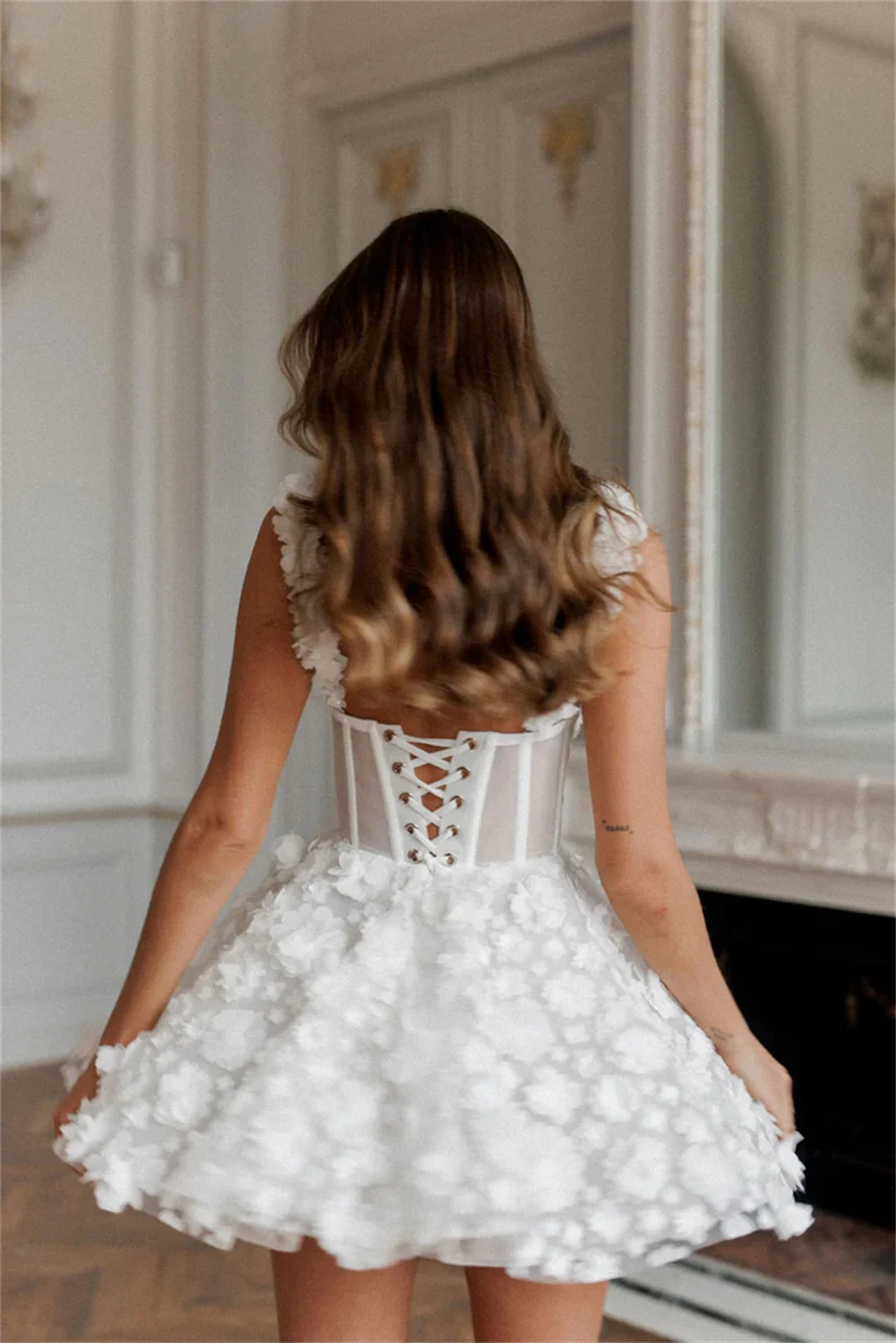 3D ral Appliques Mini Short A-e Dresses Spaghetti Straps Corset wers Boho Bridal Gowns 2024 Sweetheart Neck Open Back Summer Beach Wedding Dress
