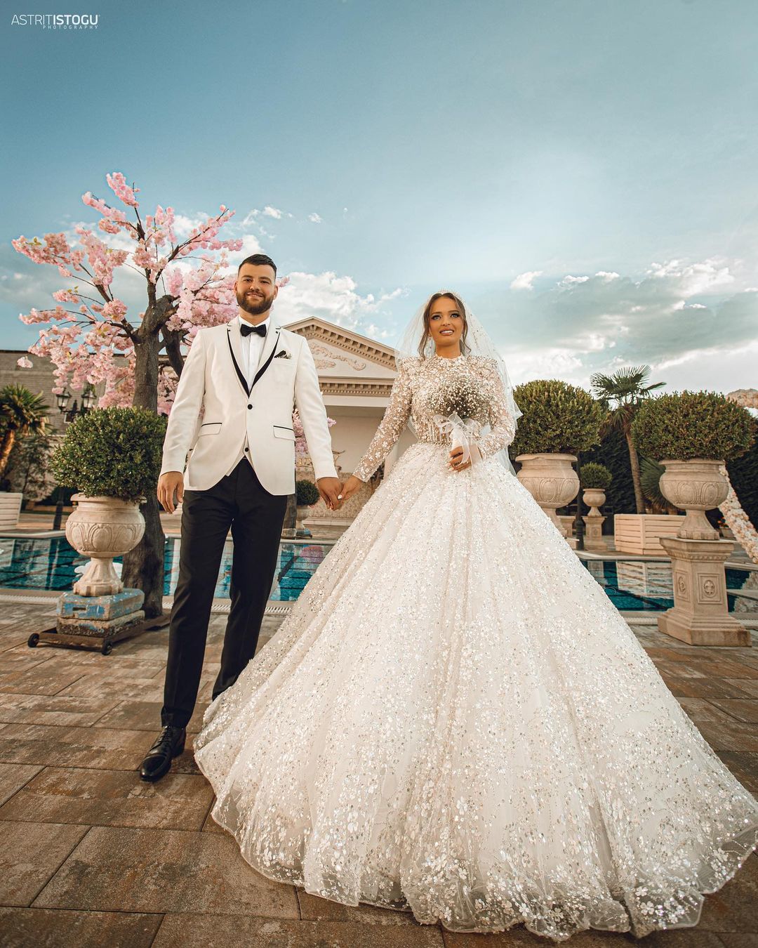 2024Wedding Modest Overskirts Dresses with Detachable Train Cap Sleeves Lace Appliqued Bohemian Beach Bridal Gowns Country Vestido De Novia