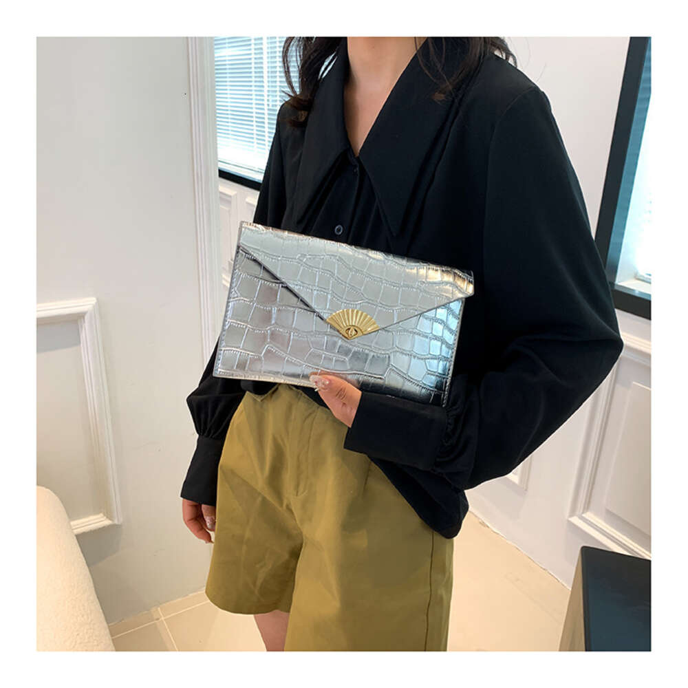 2024 New Design Women Small Envelope Shaped Bag Exquisite Fashionable Casual style Minimalist style Free shipping size