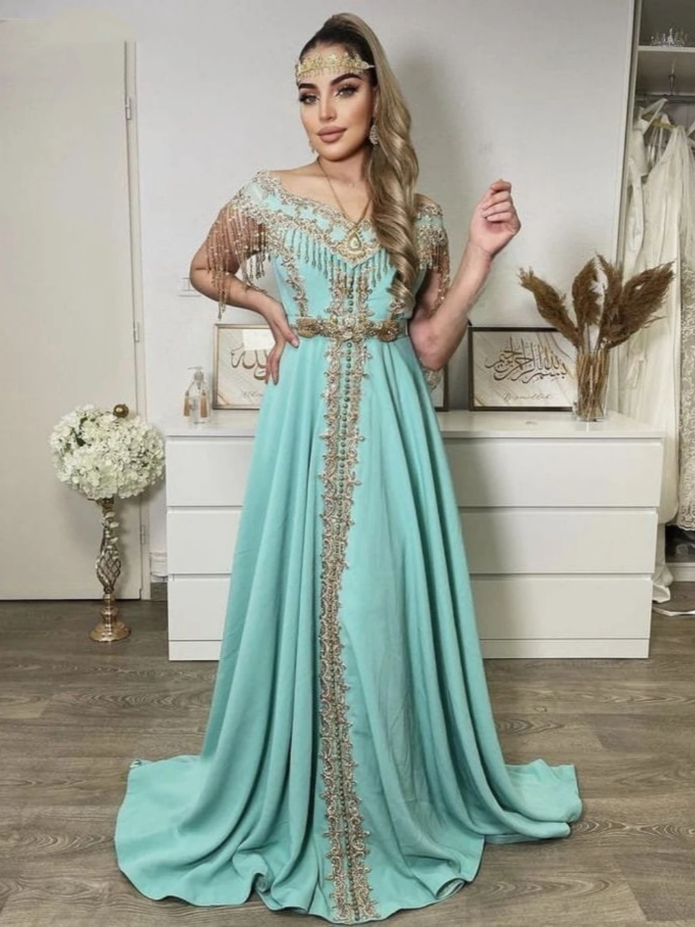 Elegant Full Length Caftan Arabic Evening Dresses A-Line Gold Appliques Beading Tassel Long Prom Dress For Women 2024 Dubai Kaftan Chic Formal Occasio