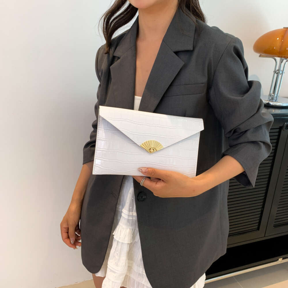 2024 New Design Women Small Envelope Shaped Bag Exquisite Fashionable Casual style Minimalist style Free shipping size