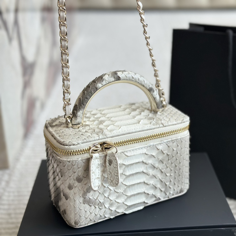 makeup bag cosmetic bag designer ladies make up bag toiletry bag pouch Women Fashion all-match Genuine Leather handbags fresh daily with dust bag