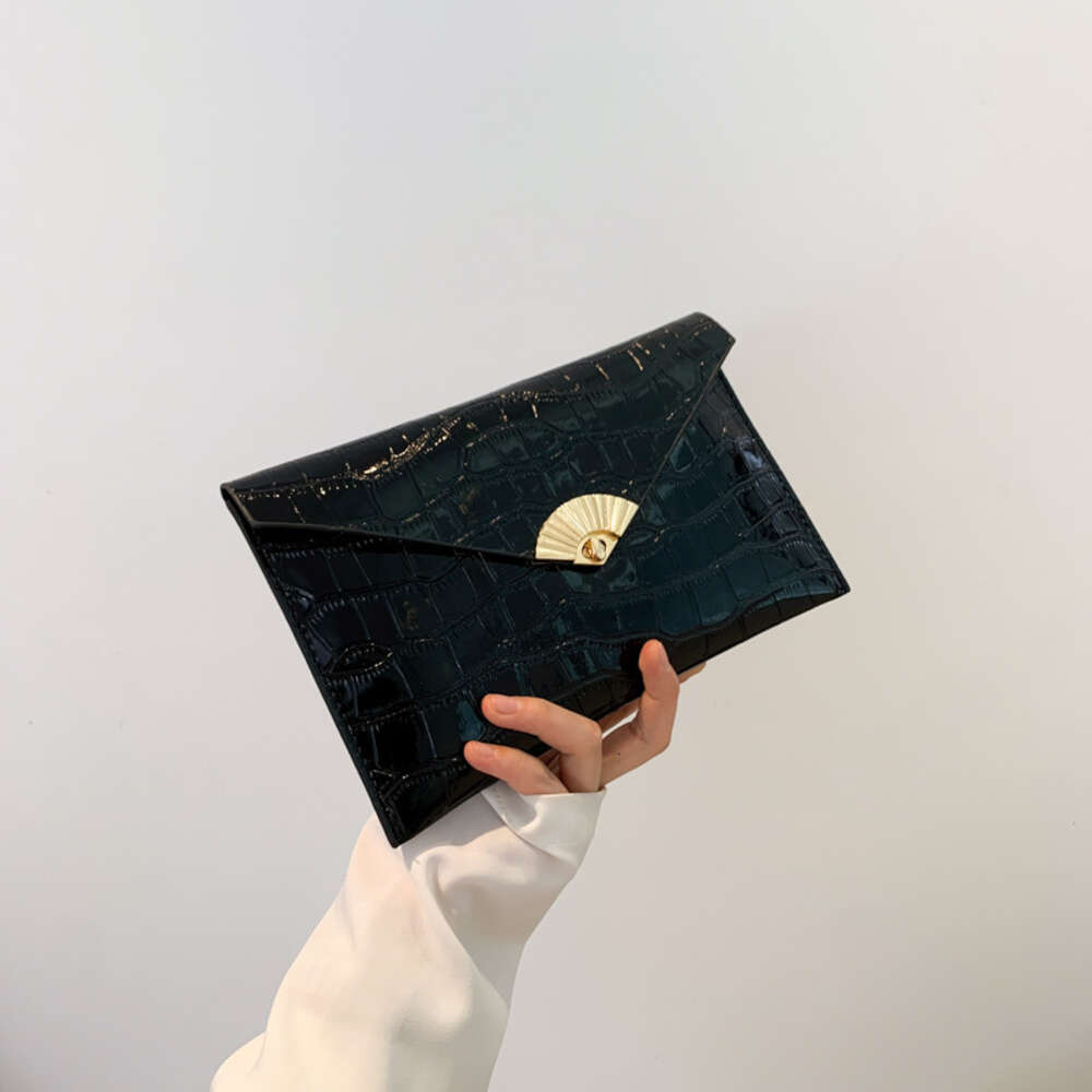 2025 Designer 2024 Design 3 New Women Small Envelope Shaped Bag Exquisite Fashionable Casual Minimalist style Free shipping