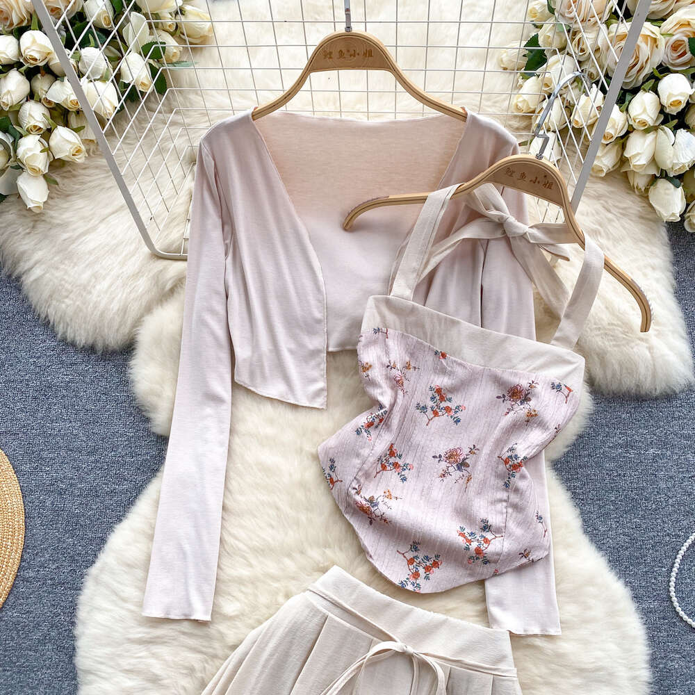 New Chinese style Chinese style suit design with a hanging neck vest and cardigan jacket age reducing and versatile half skirt three piece set trend