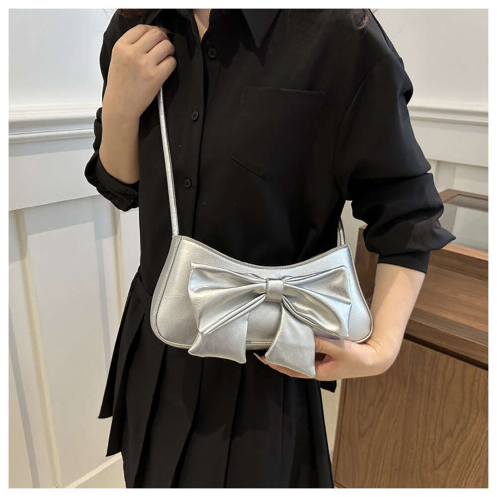 2025 Designer Light Underarm 3 Women Leisure Crossbody Bag Shoulder bag Fashion Stylish Versatile Classic design Natural Minimalist style Free shippin
