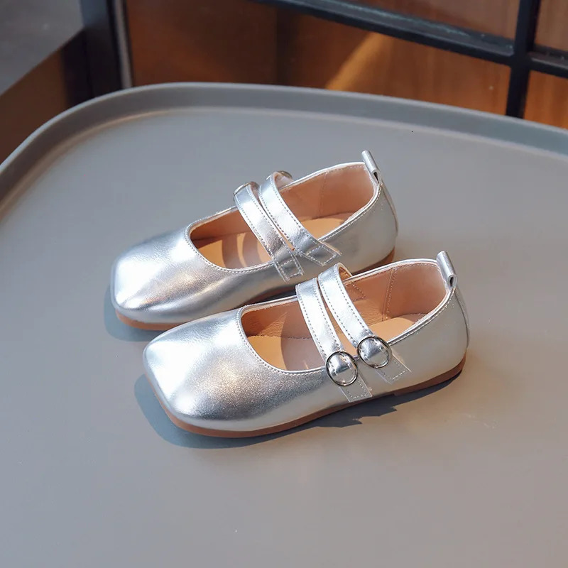 Little Girls Leather Shoes Summer Korean Style Fashion Kids Silver Performance Shoes Gold Soft Children Casual Shoes Simple 240528