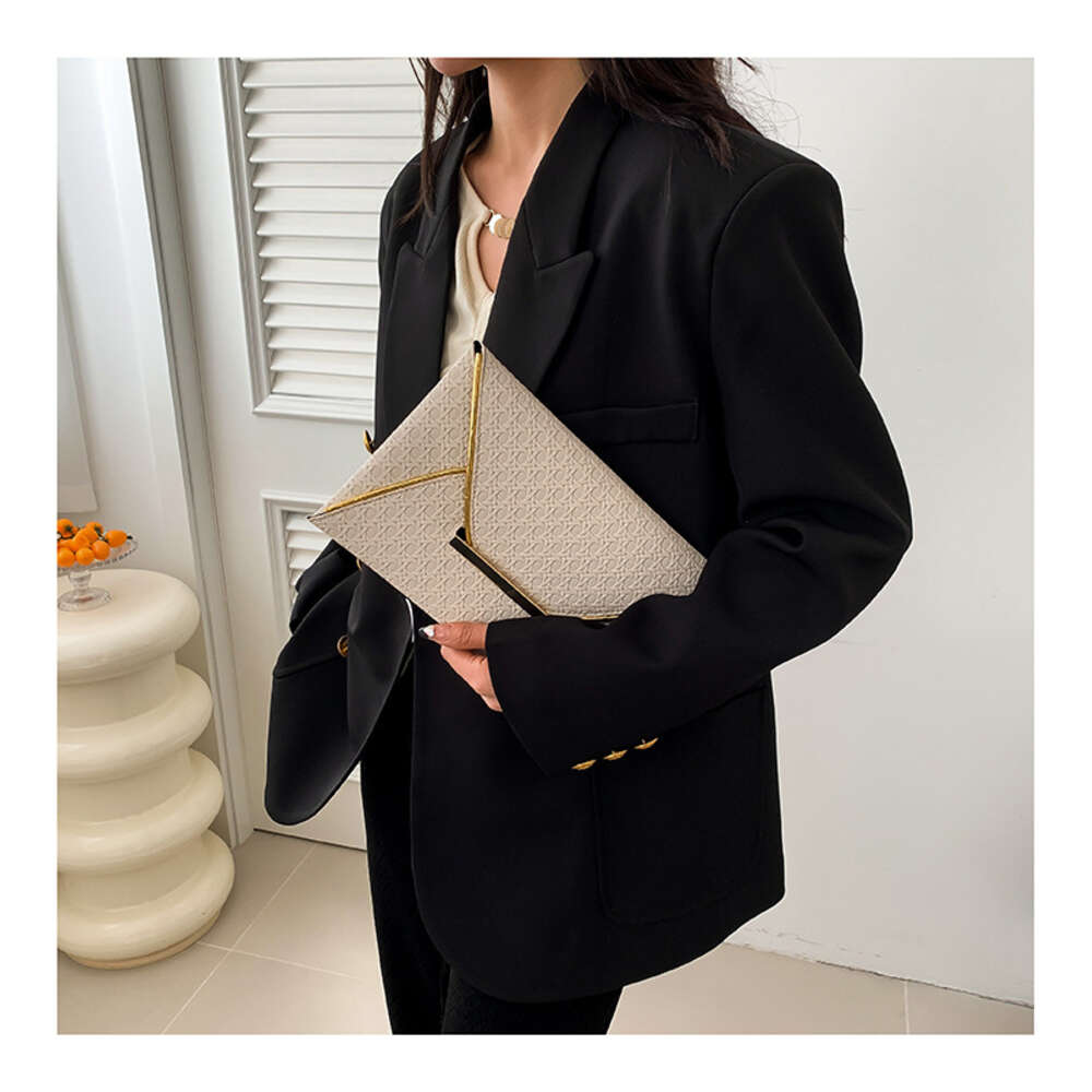 2024 New Design Women Small Envelope Shaped Bag Exquisite Casual style Minimalist style Free shipping size