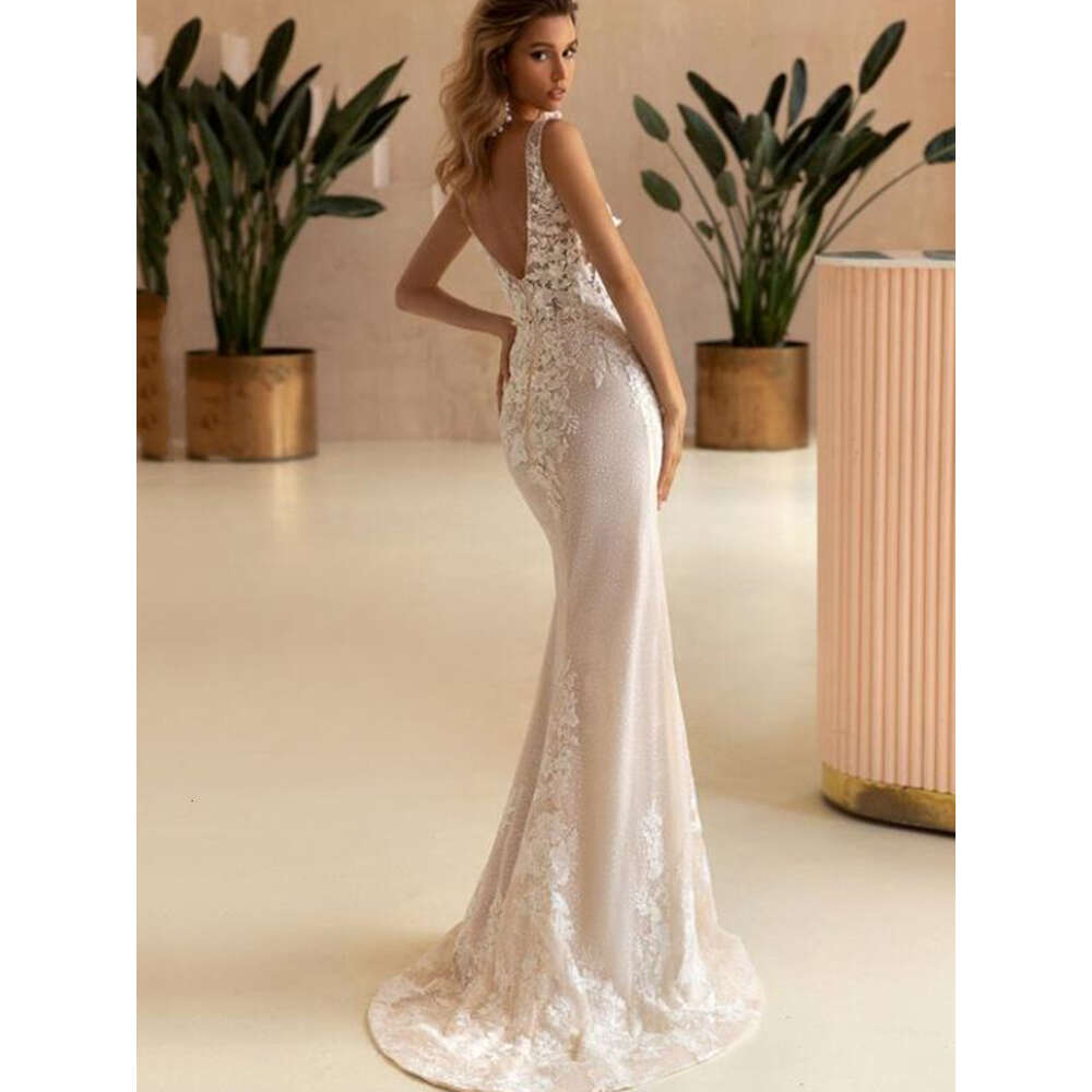 White Mermaid Beach Dresses V Neck Sleeveless Backless Sweep Train 2024 Bridal Outfit Lace Summer Wedding Gowns