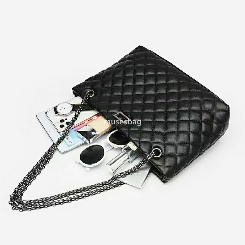 Designer's Women's Bag Retro Lingge Chain Tote Bag Large Capacity Casual Business High Quality Single Shoulder Crossbody Bag Women's Cl