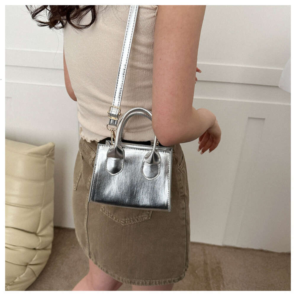 2025 Designer Women 3 Crossbody New Bag Shoulder bag Fresh Fashion Stylish Versatile Classic design Natural Minimalist style Commute Free shipping siz