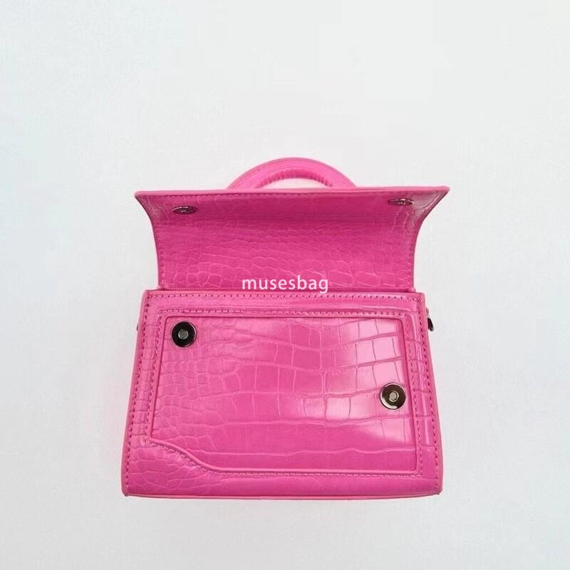 New textured chain crossbody bag with crocodile pattern handbag casual and fashionable small square bag
