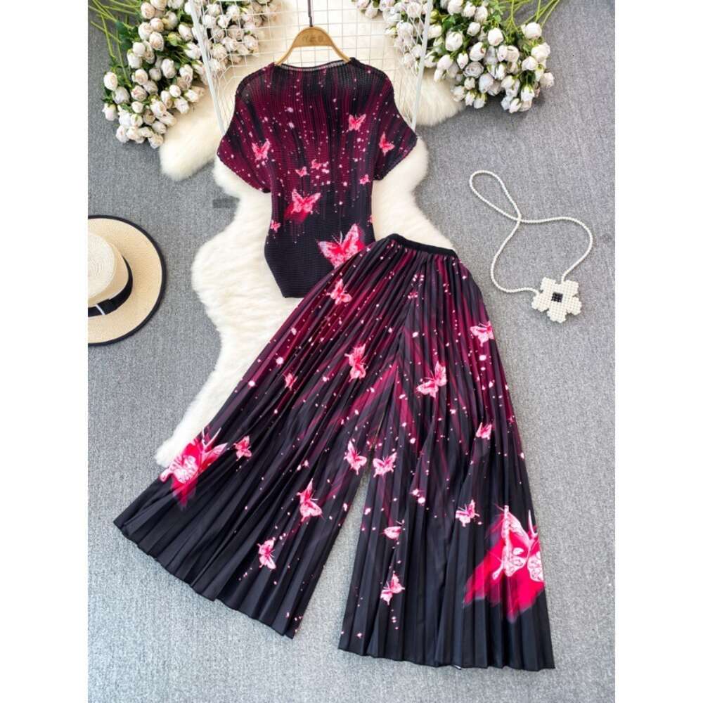 Fashionable suit for women light and mature style three houses wrinkled short sleeved stand up collar slim fit printed top two-piece set of high waist