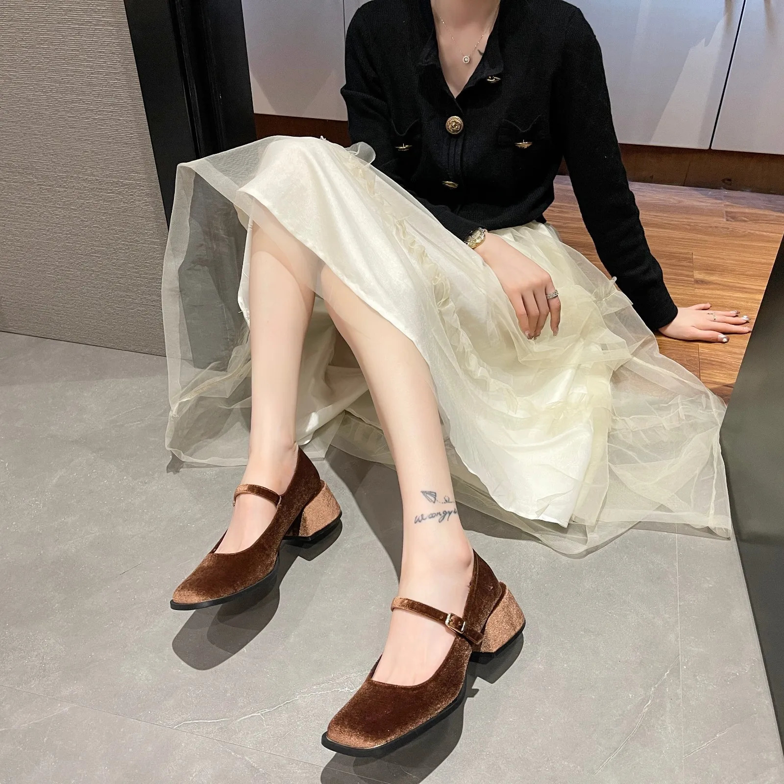 Mary Janes Shoes Female Golden Velvet Square Toe College Style Casual Pumps Fashion Shallow Buckle Shoes High Heel Shoes 240605