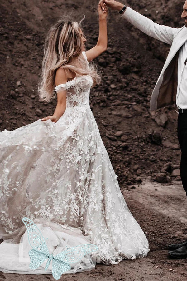 2024 lace wed dress Country Dresses Bohemian Boho Lace Appliqued Bridal Gowns Long Sleeve Sweep Train Beach Wedding Dress luxury designer boho Country
