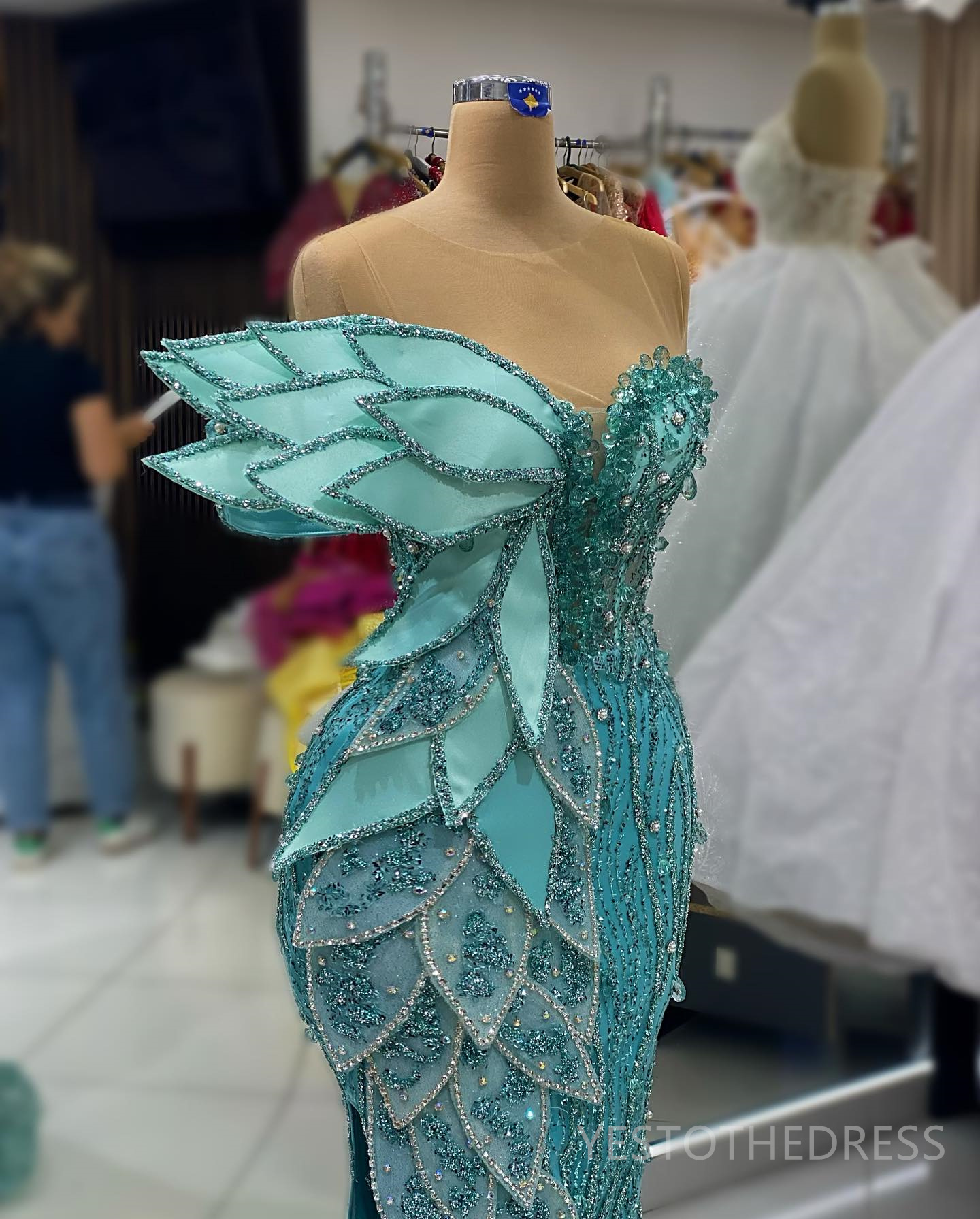 2024 Mint Evening Dress Prom Dress Mermaid Promdress Sheer Neck Beaded Lace Crystals Rhinestone Leaf Decorated Sexy Side Split Birthday Dress Abenklei