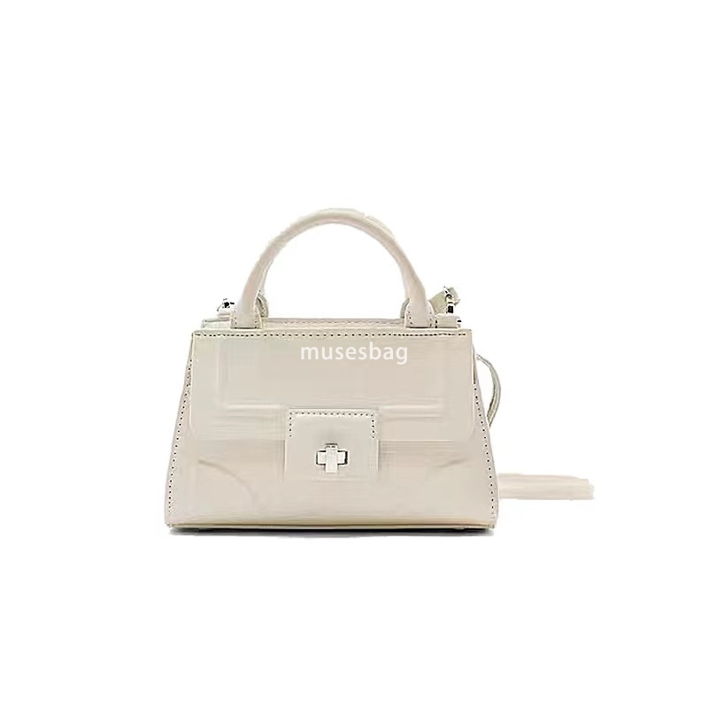 New dopamine fashionable shoulder bag lightweight lock buckle handbag casual and cute crossbody bag travel essential mini bag