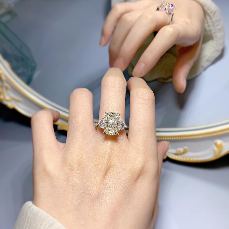 2024 Top Sell Moissanite Diamond Wedding Rings Luxury Jewelry Real 100% 925 Sterling Silver Large White Gemstones Dove Egg Party Eternity Women Engage