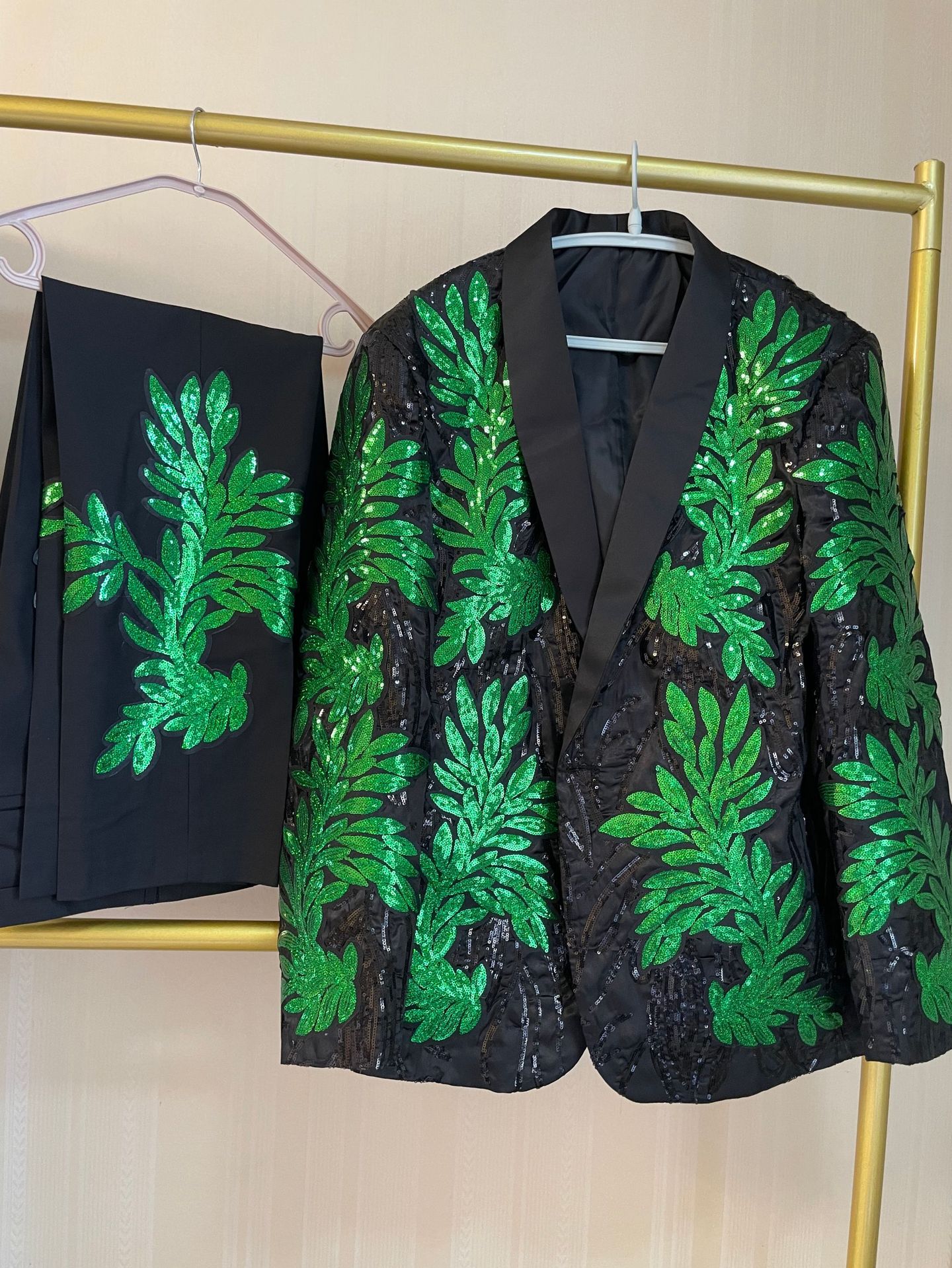 Gold Sequins Mens Wedding Tuxedos Shawl Lapel Groom Wear Dinner Prom Party Performance Costume 2 Pieces